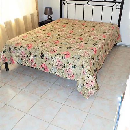 Dioni House شقة *