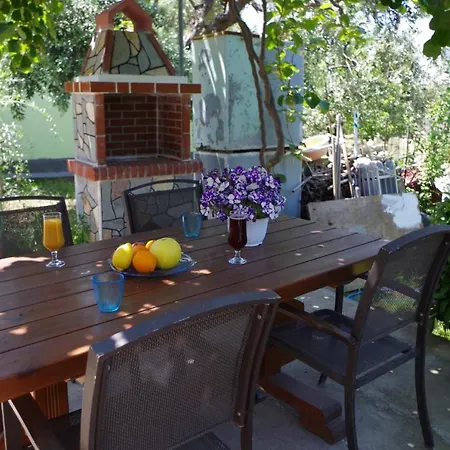 Dioni House Apartment